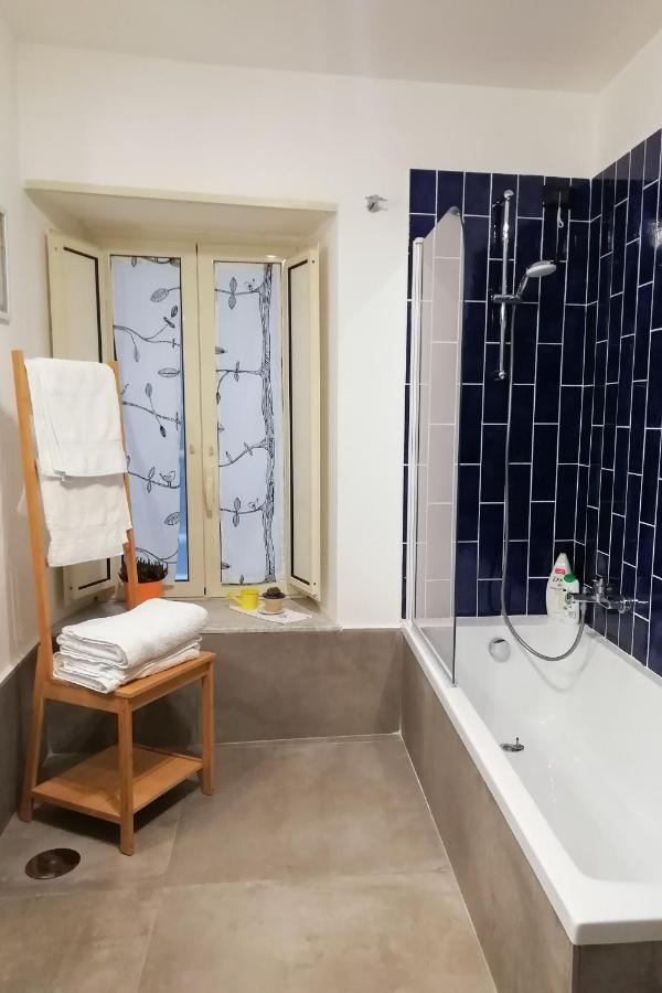 Apartament La Casa Del Nespolo, 2 Terrazzi E 2 Bagni In Centro Neapol Zewnętrze zdjęcie
